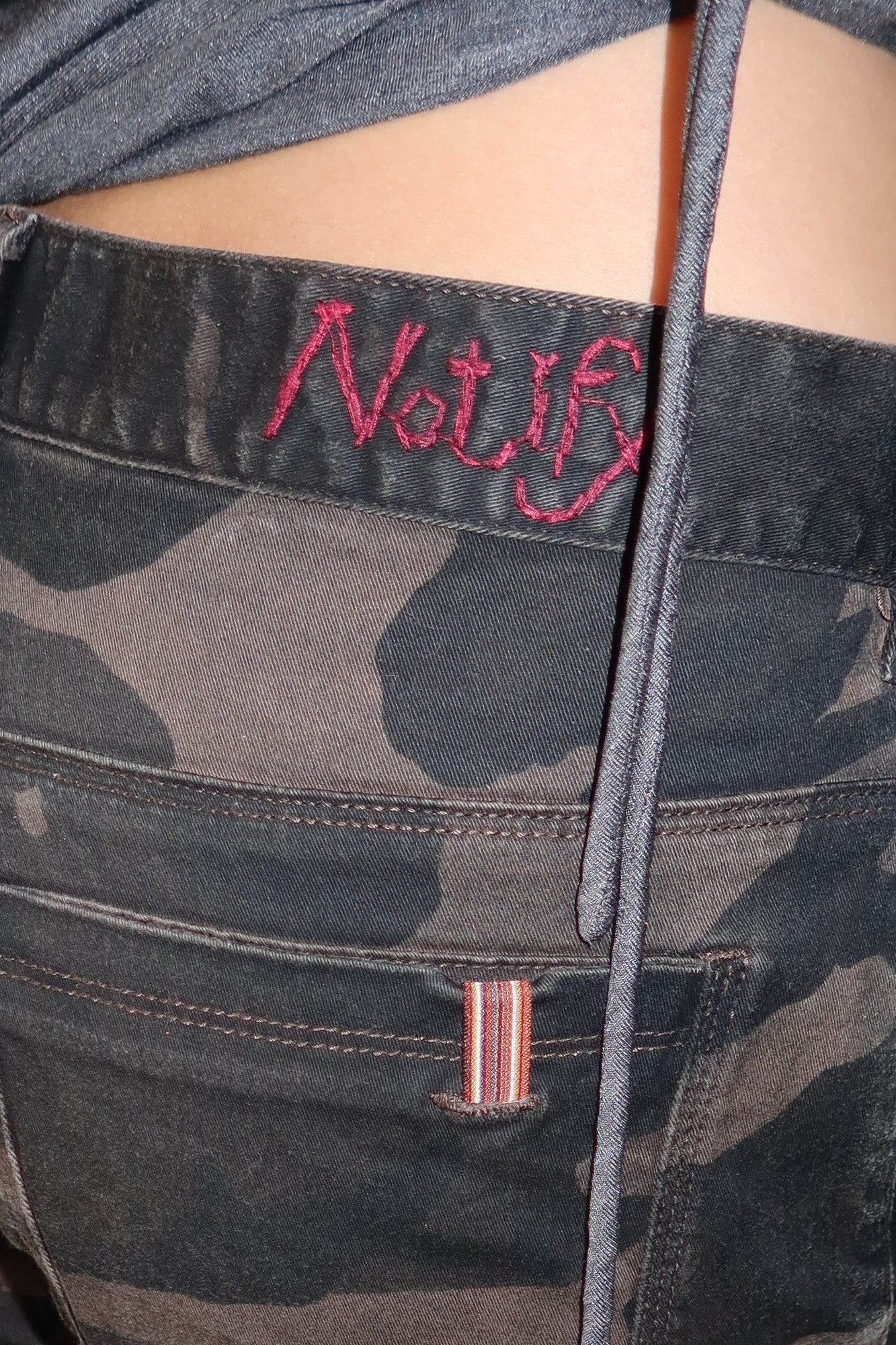 notify | camo capris