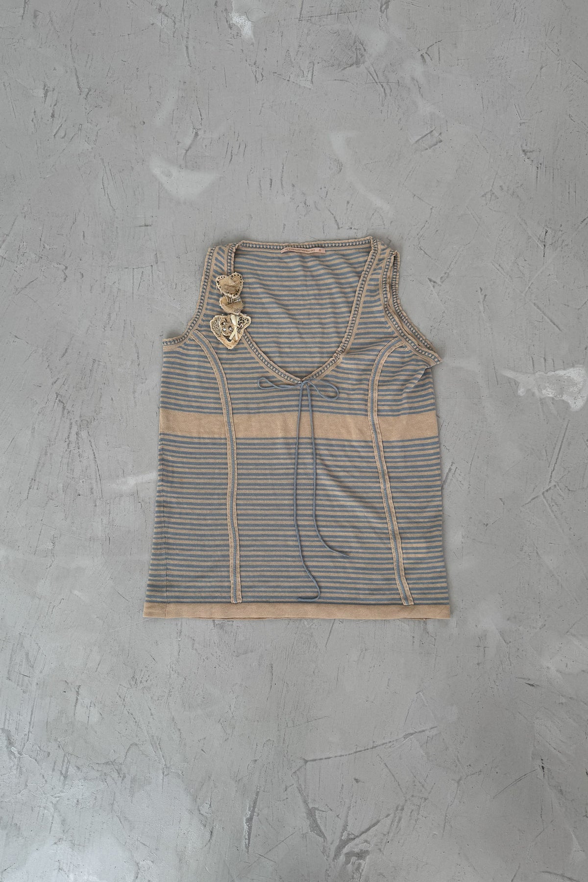 appartamento 50 | striped flower top