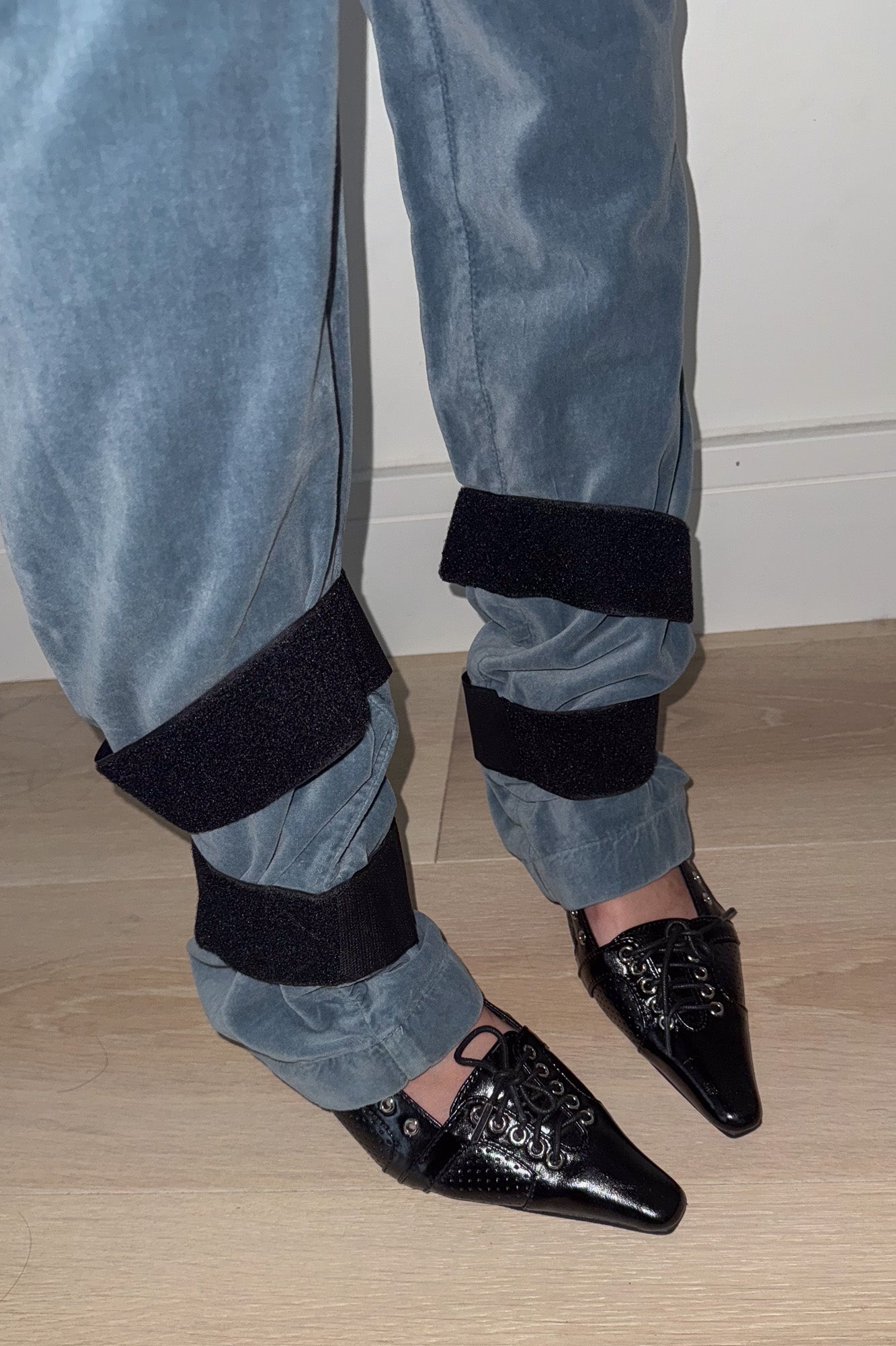 a/w 2003 D&G | bondage pants