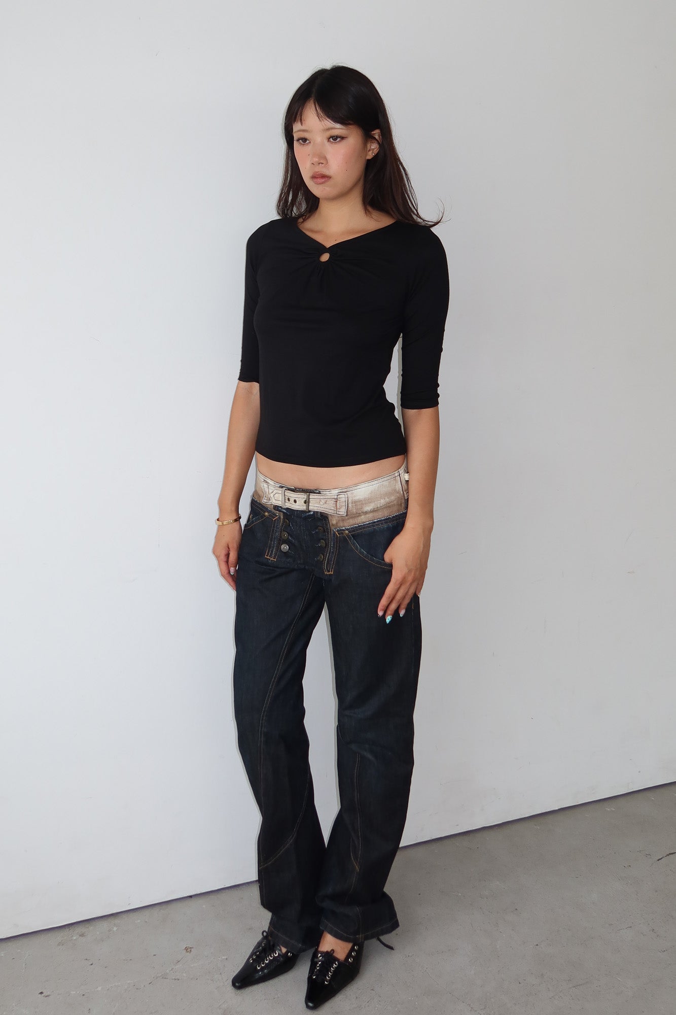 black keyhole ruched top