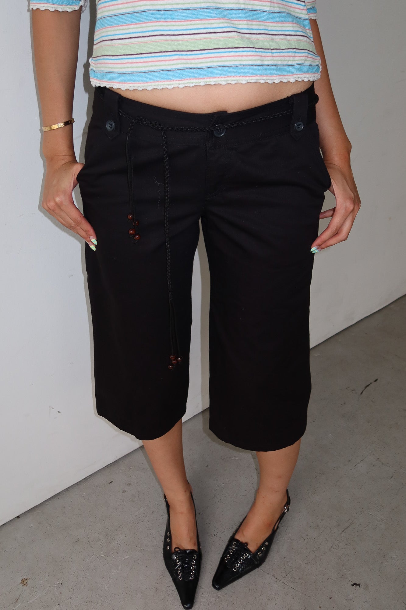 comme ca ism | capris with beaded belt
