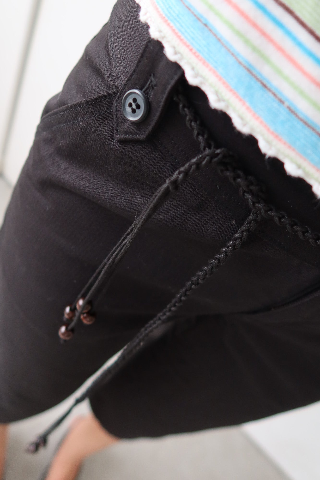 comme ca ism | capris with beaded belt
