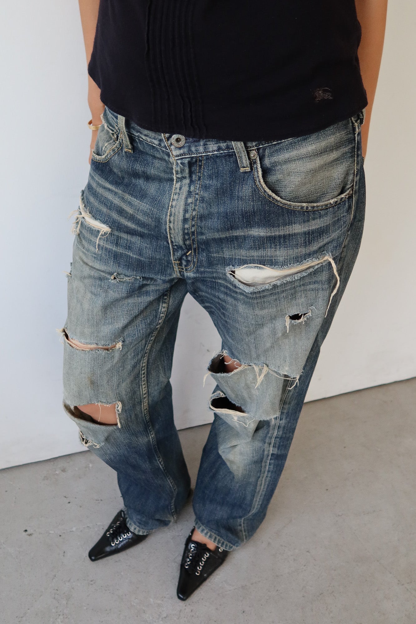 levi's | distressed jeans