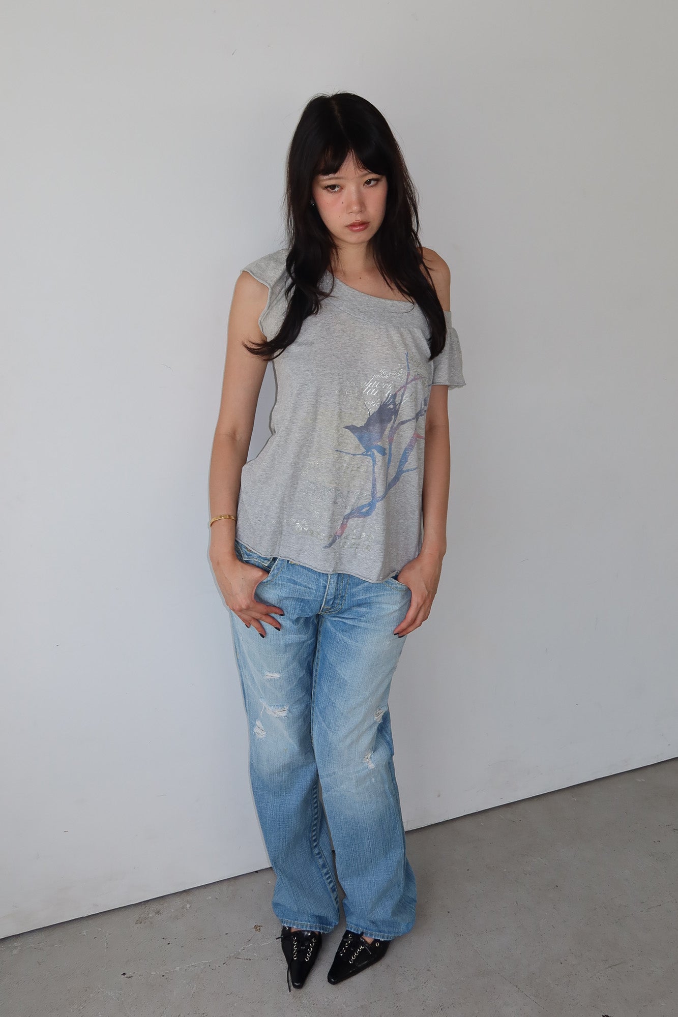 DKNY | printed off-shoulder tshirt