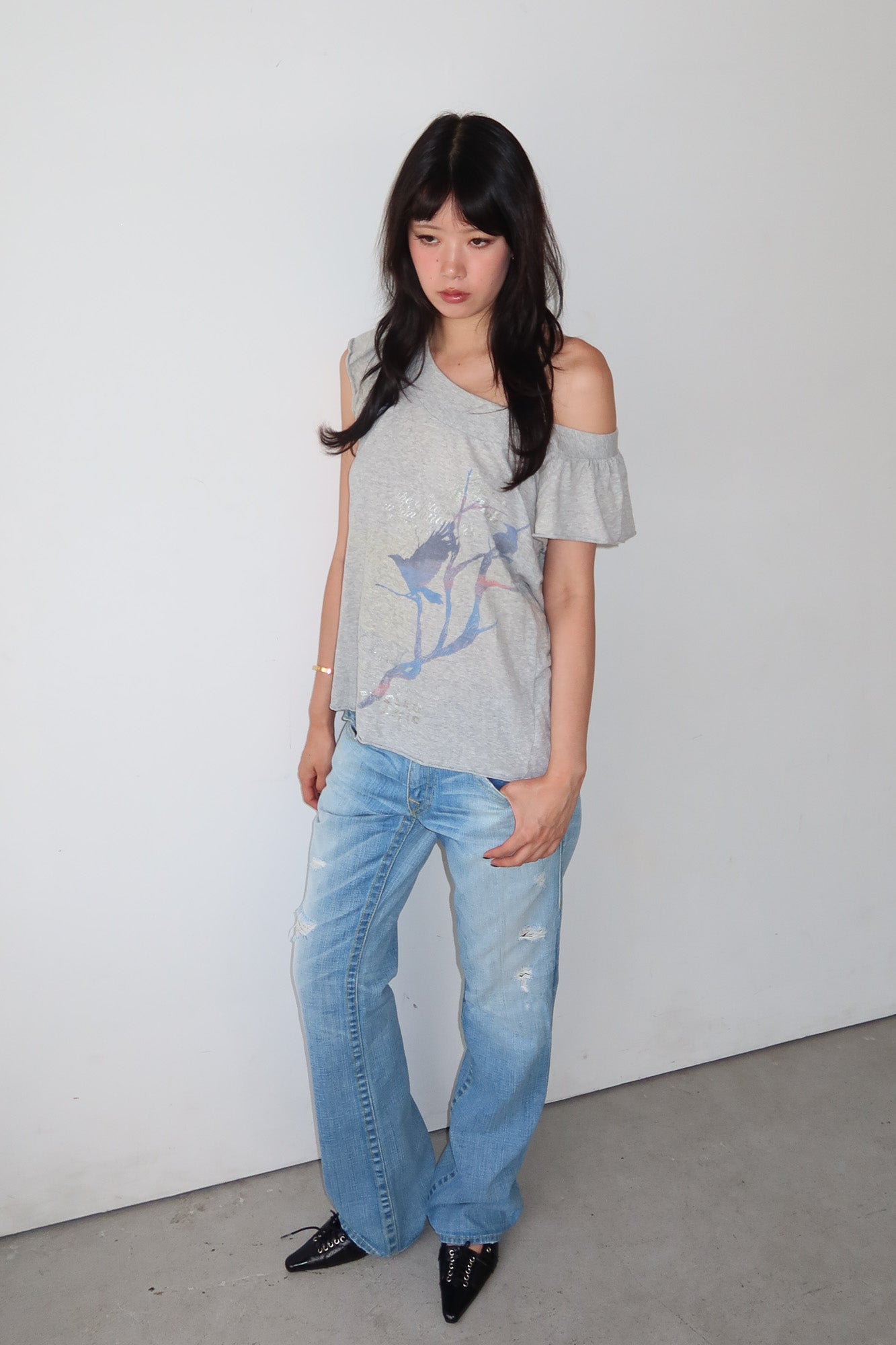 DKNY | printed off-shoulder tshirt