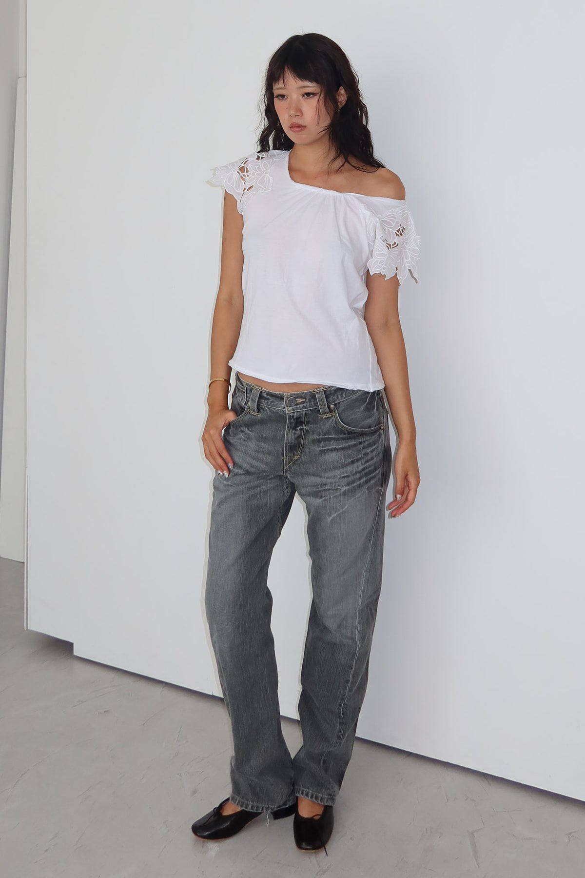 vivienne tam | off shoulder top