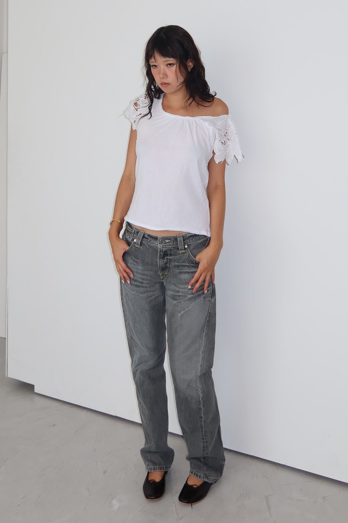 vivienne tam | off shoulder top