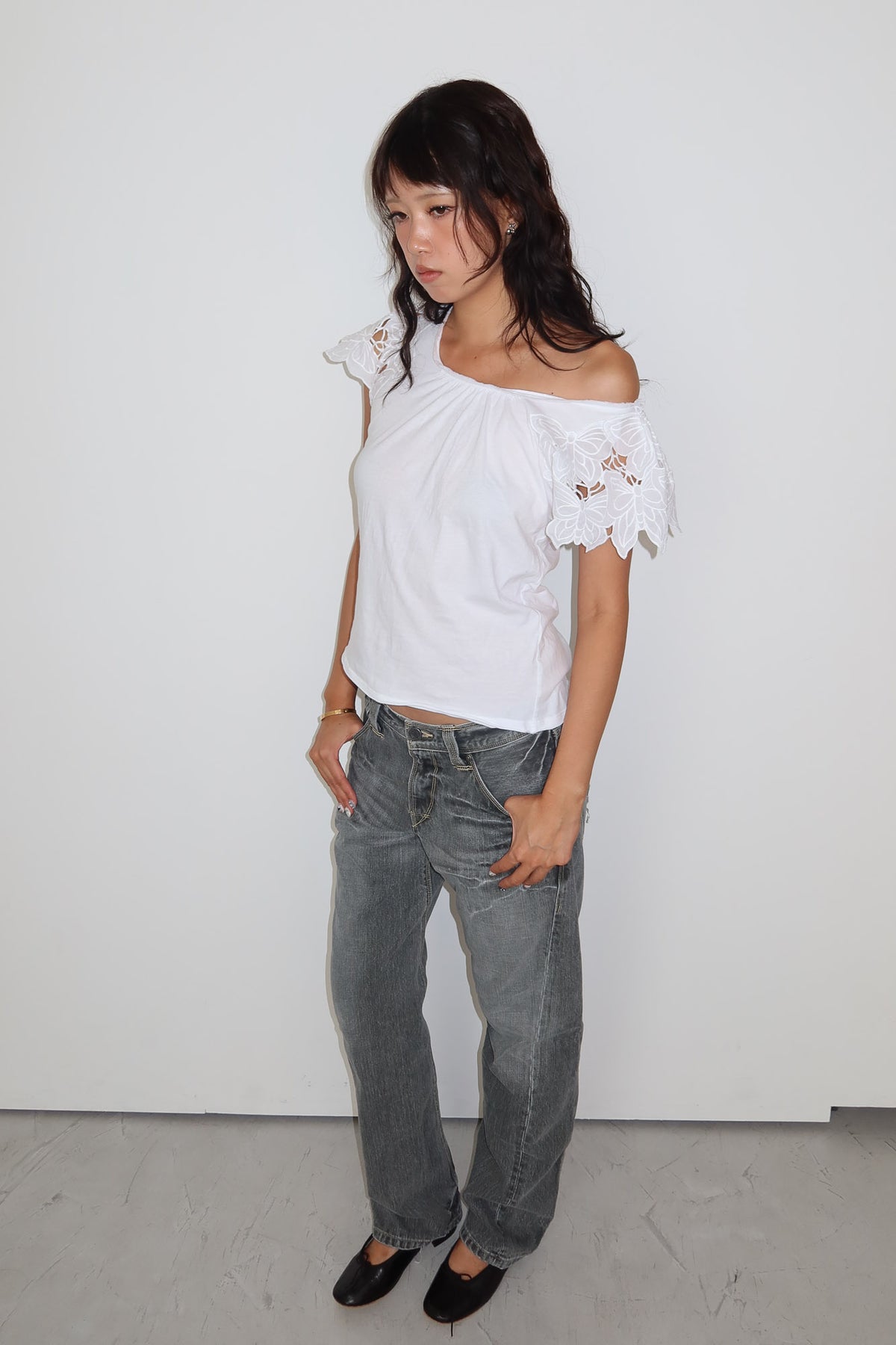 vivienne tam | off shoulder top