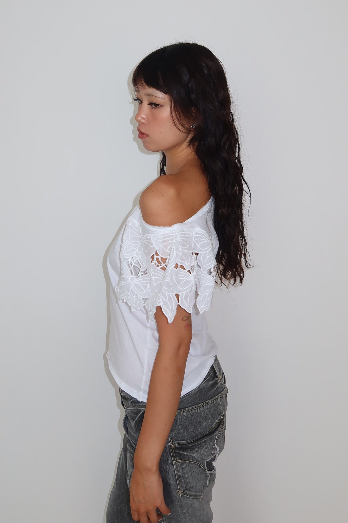 vivienne tam | off shoulder top